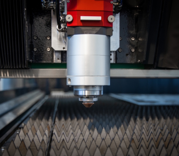 5 raons per triar màquines làser de fibra de per optimitzar la seva producció metal·lúrgica
